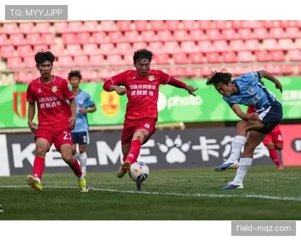大连英博冬训重点打磨主力框架,新赛季中超备战全面提速 大连英博冬训重点打磨主力框架,新赛季中超备战全面提速